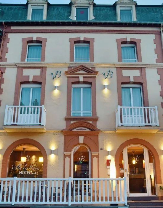 facade-hotel-villa-les-bains